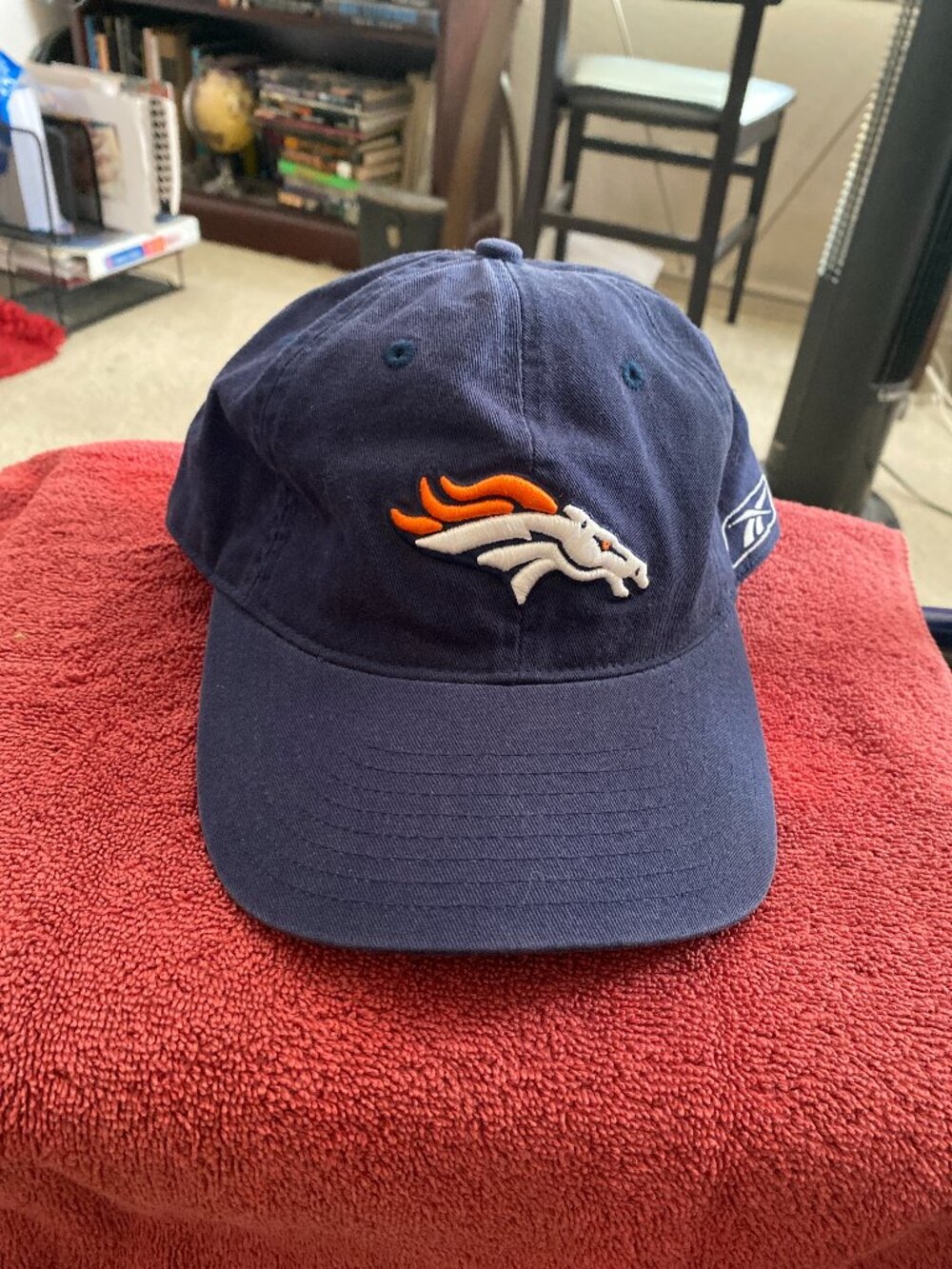 NFL Denver, Colorado Broncos Navy Blue 100% Cotton Baseball Cap in size Medium